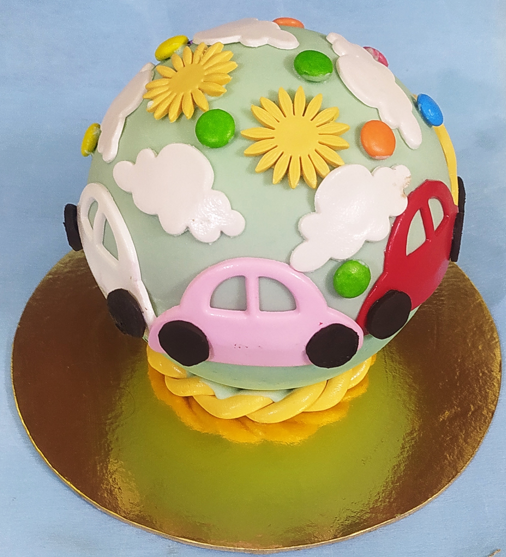 car pinata cake