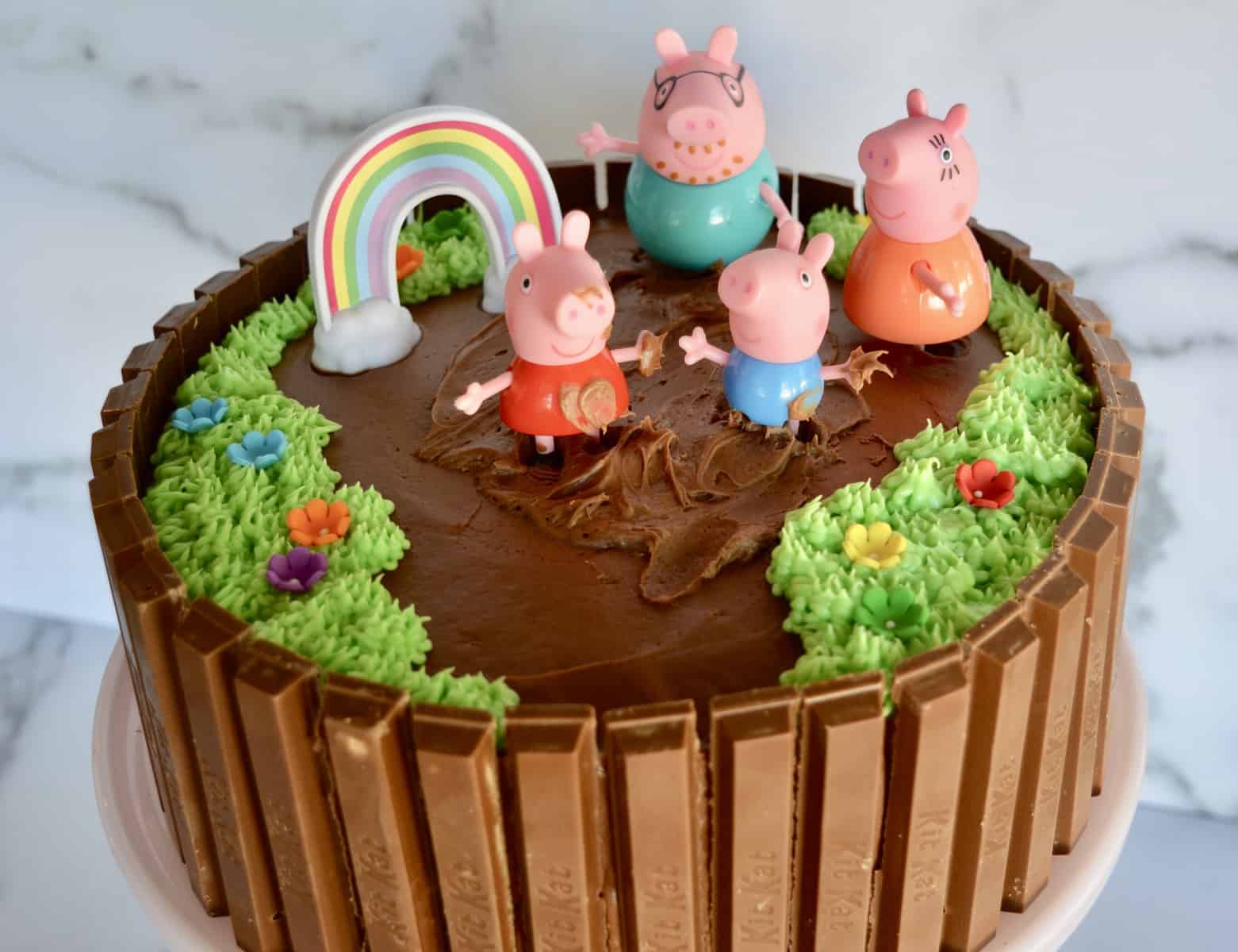 1.5KG Peppa Pig Kikat Cake