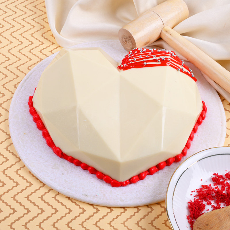 Red Velvet Pinata cake